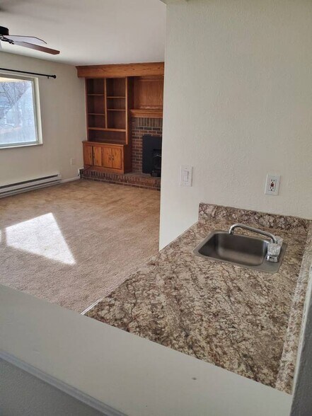 Building Photo - 2216 S Eagle Ct