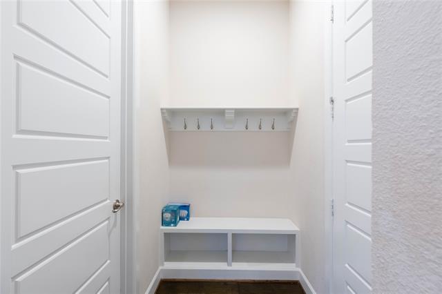 Building Photo - 1008 Peacock Blvd