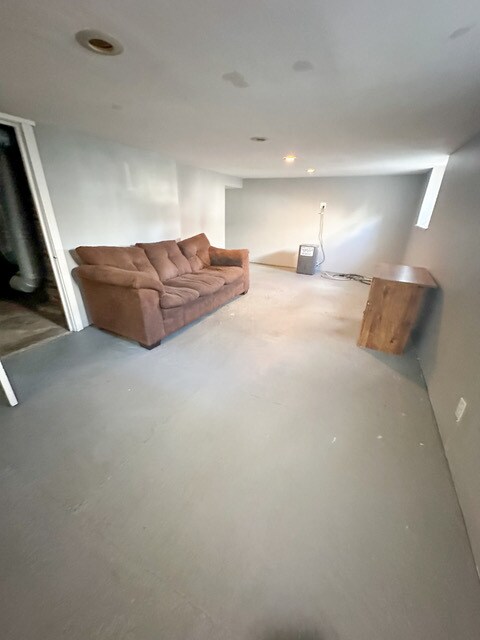 Building Photo - 416 Nelson Ave