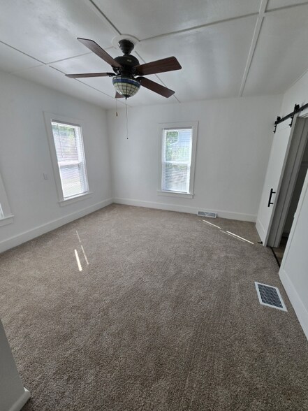 Building Photo - 540 Dunkirk Ave