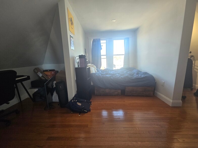 2nd floor bedrm #1 - 81 Bow St