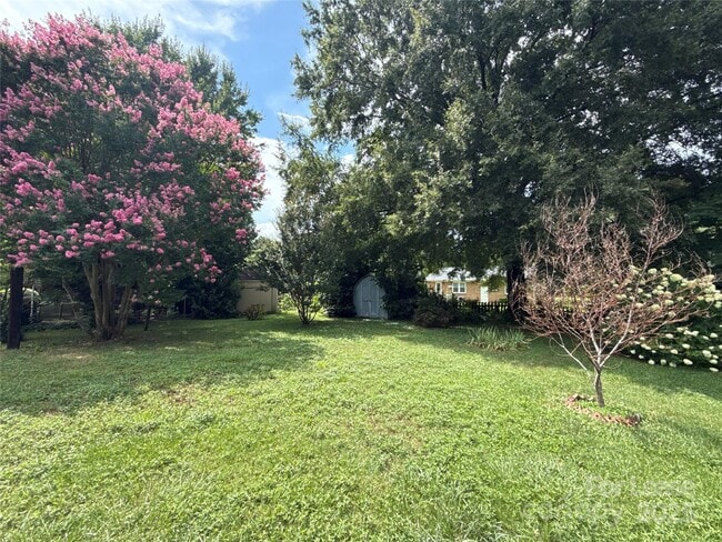 Building Photo - 1521 Woodhill Ln