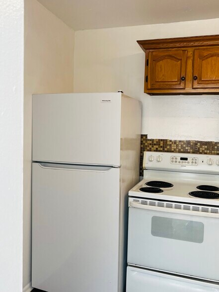 Building Photo - 492 NW 165th Street Rd