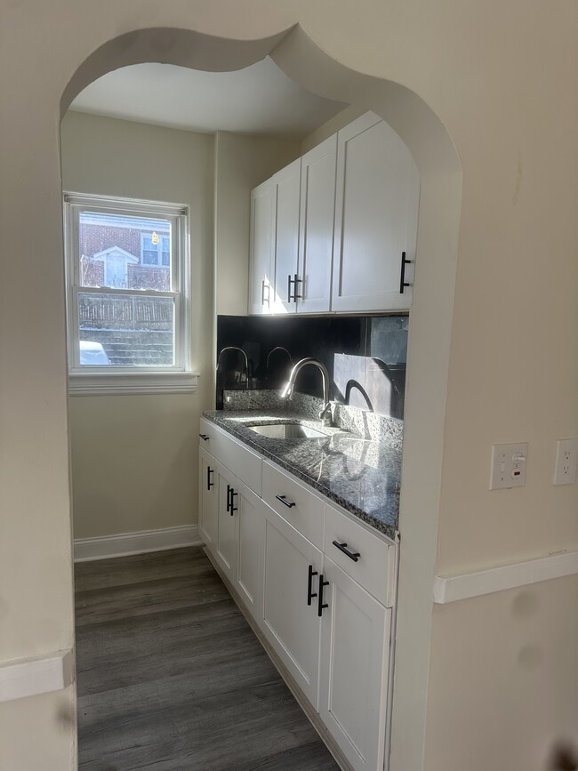 Building Photo - 66 Swift St