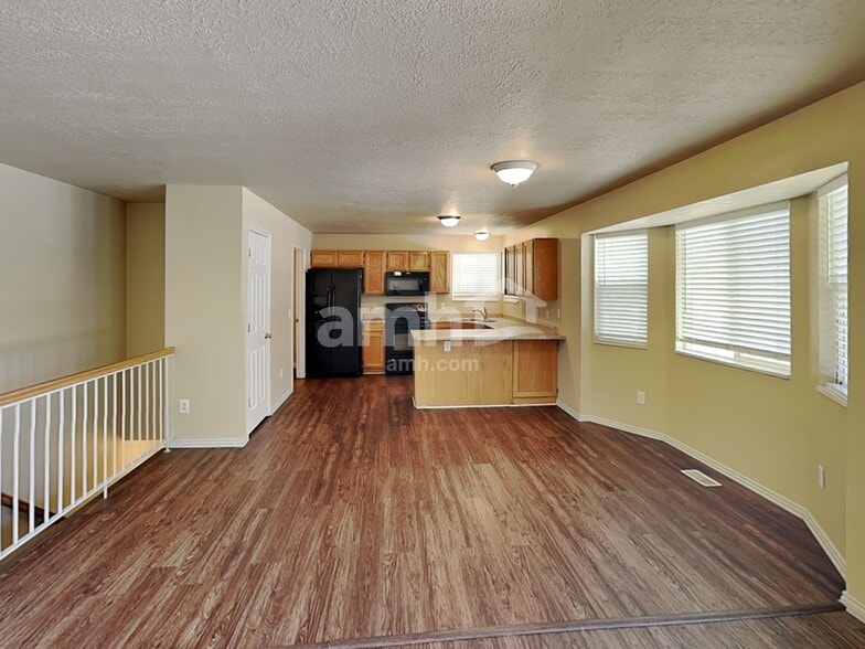 Building Photo - 3753 S 3760 W