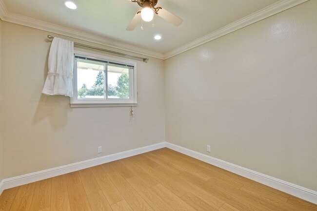 Building Photo - Turnkey Home with Natural Light & Upgrades...