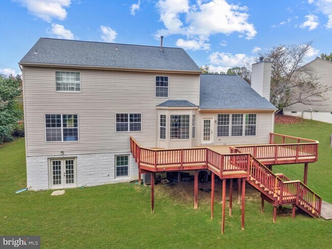 Building Photo - 18865 Crossroads Ct