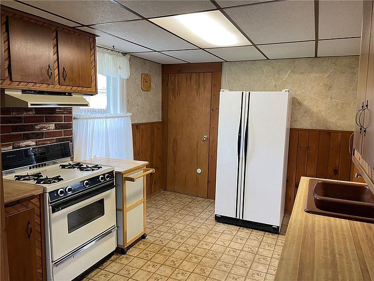 Building Photo - 156 Leach Ave