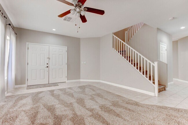 Building Photo - 809 Royal Birch Ln