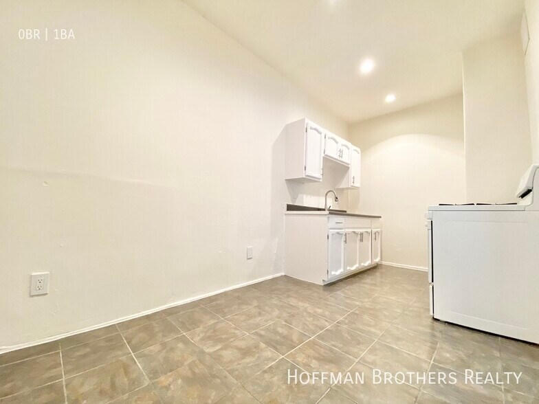 Primary Photo - 1516 S Wilton Pl