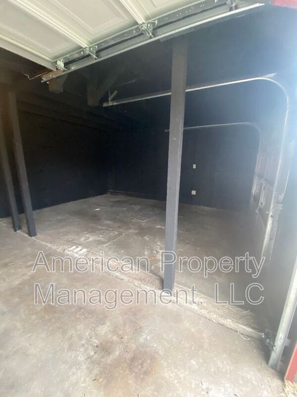 Building Photo - 2145 N Quaker Ave