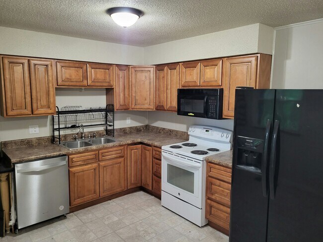 Building Photo - 4510 Mockingbird Dr NE