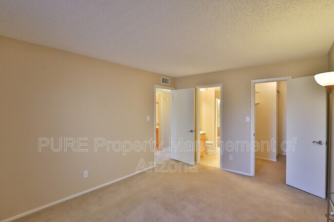 Building Photo - 1224 E Evergreen St