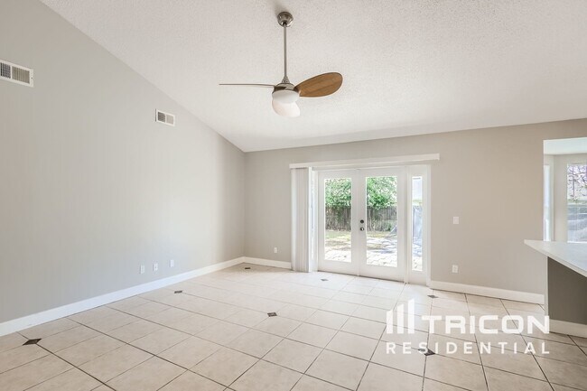 Building Photo - 330 Tinder Pl