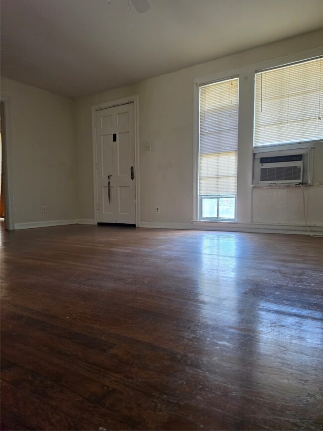 Building Photo - 3819 S Shepherd Dr