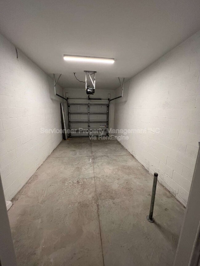 Building Photo - 9625 Pembrooke Pines Dr