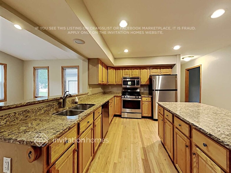 Building Photo - 330 Bayberry Ct