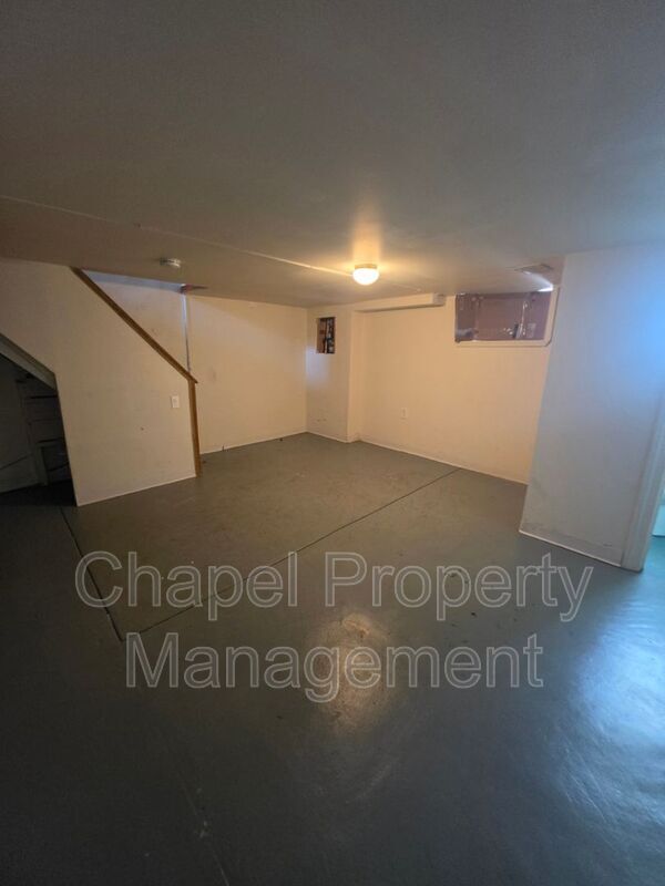 Building Photo - 7943 Temple Rd