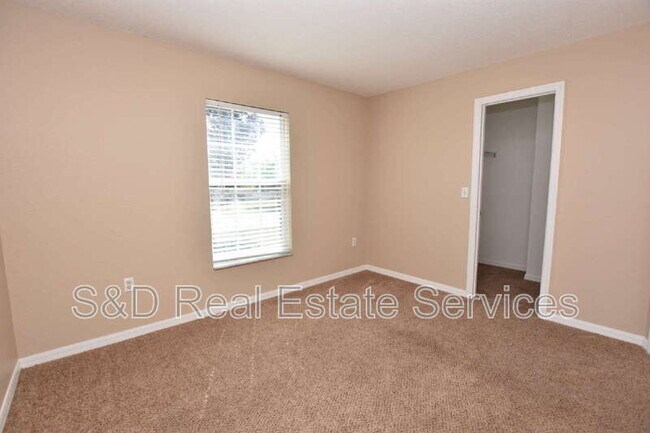 Building Photo - 2830 Hickory Ridge Dr