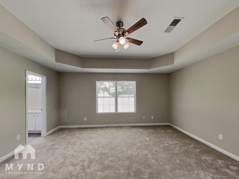 Building Photo - 305 Carter Ave