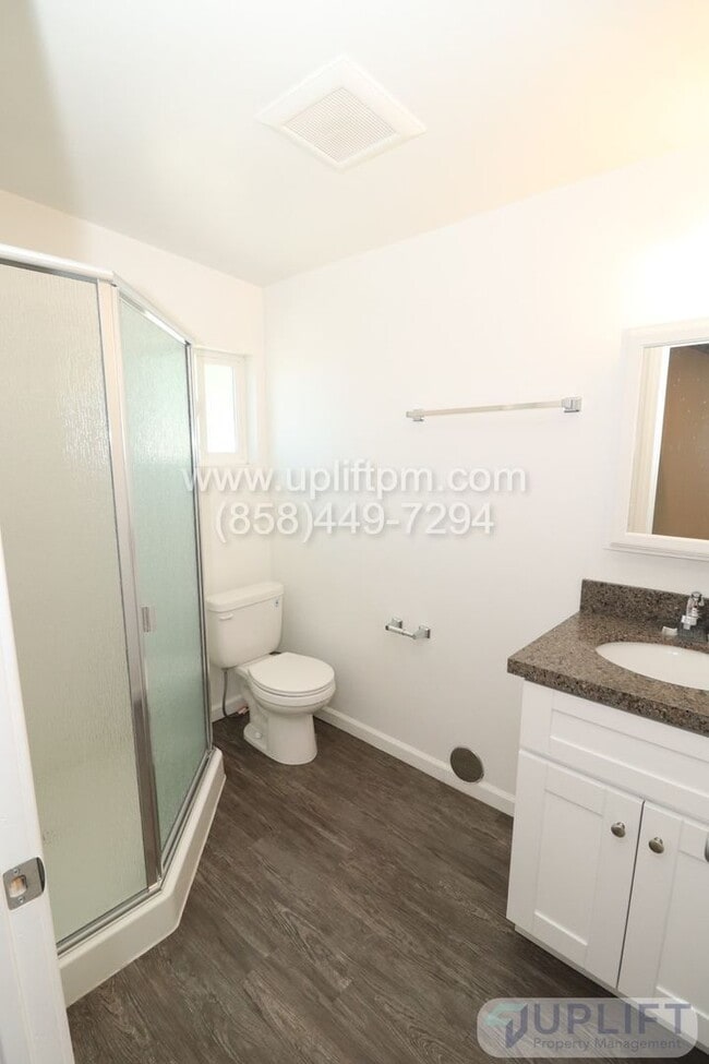 Building Photo - 320 7th St