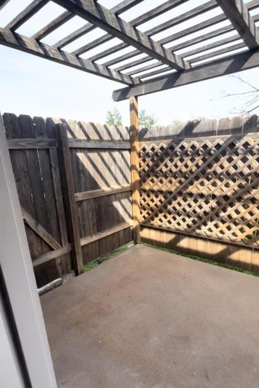 Building Photo - 3105 Vista Ln