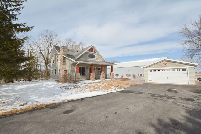 Building Photo - Stunning 4-Bedroom Home with Spacious Mast...