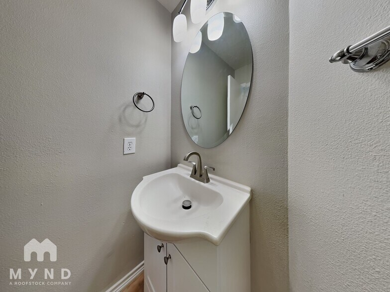 Building Photo - 32003 Ashton Ln