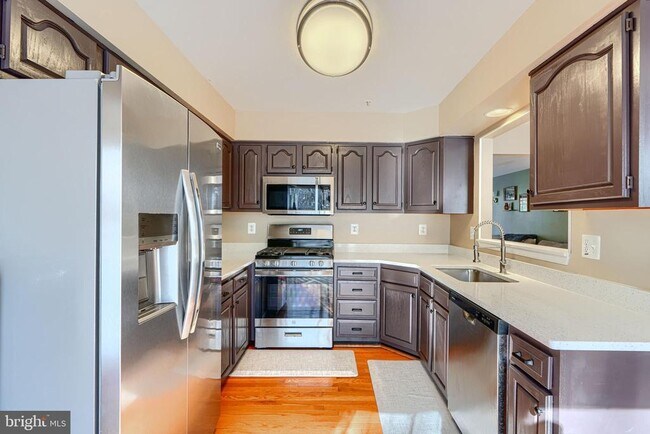 Building Photo - 215 Gracecroft Ct