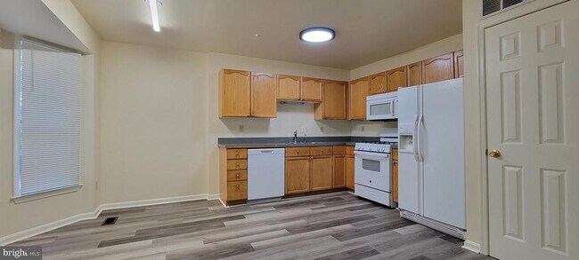Building Photo - 601 Primus Ct