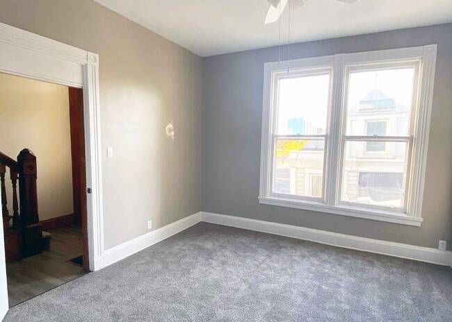 Building Photo - 114 W Nixon St