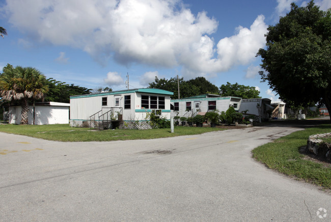 Primary Photo - The Palms at Pine Island