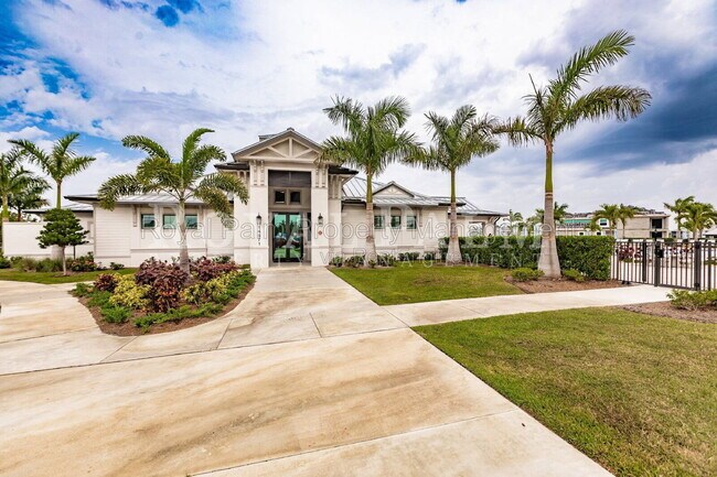 Building Photo - 14141 Heritage Landing Blvd