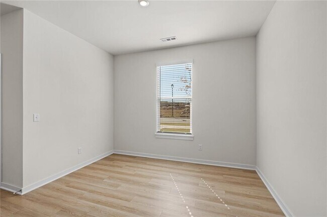 Building Photo - 4790 W Planetree St