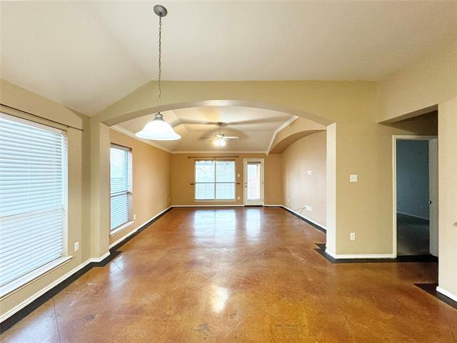 Building Photo - 724 Red Elm Ln