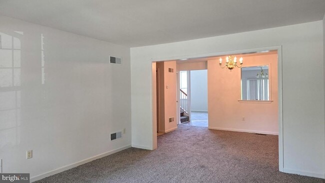 Building Photo - 1227 Cross Creek Dr