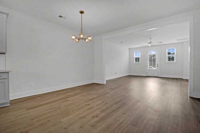 Building Photo - Luxury Townhome in Midtown Nexton