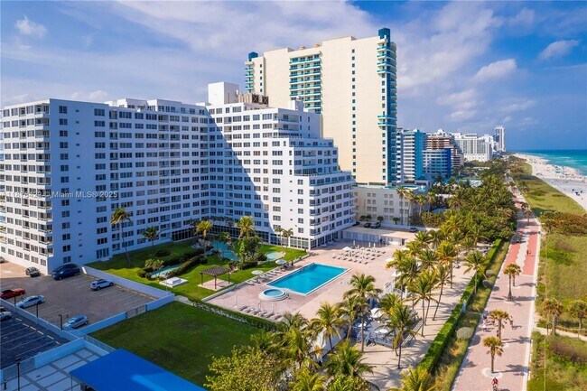 Building Photo - 5005 Collins Ave