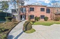 Building Photo - 632 Village Ln S