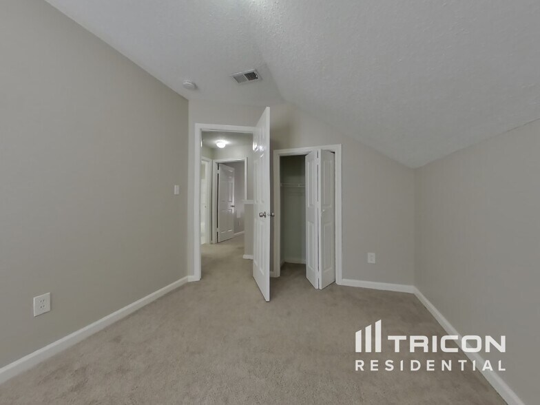 Building Photo - 3146 Kelling St