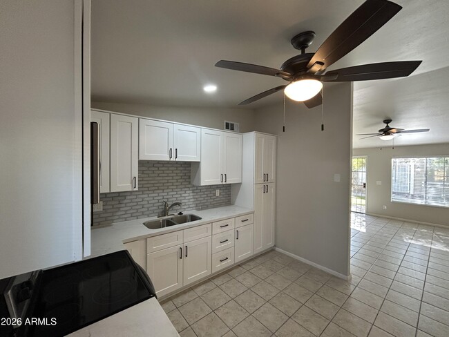 Building Photo - 6711 W Osborn Rd