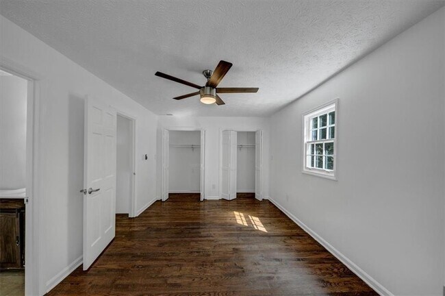 Building Photo - 172 Oak Forest Dr
