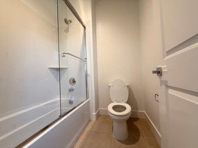 Building Photo - Brand New 4 Bed 3 Bath Martinez Home - Jus...