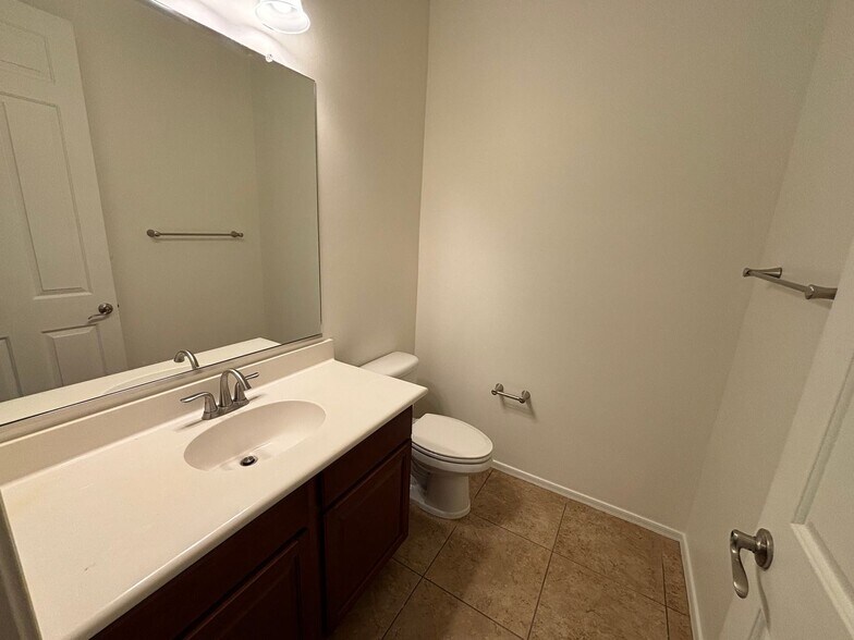 Building Photo - 12553 N Green Oak Dr