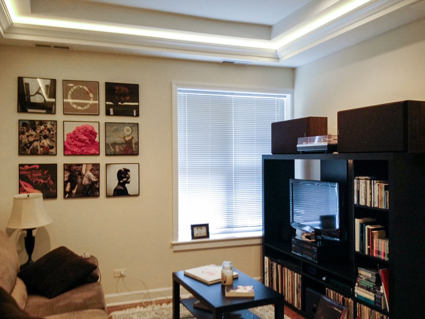 Building Photo - 849 W Cornelia Ave