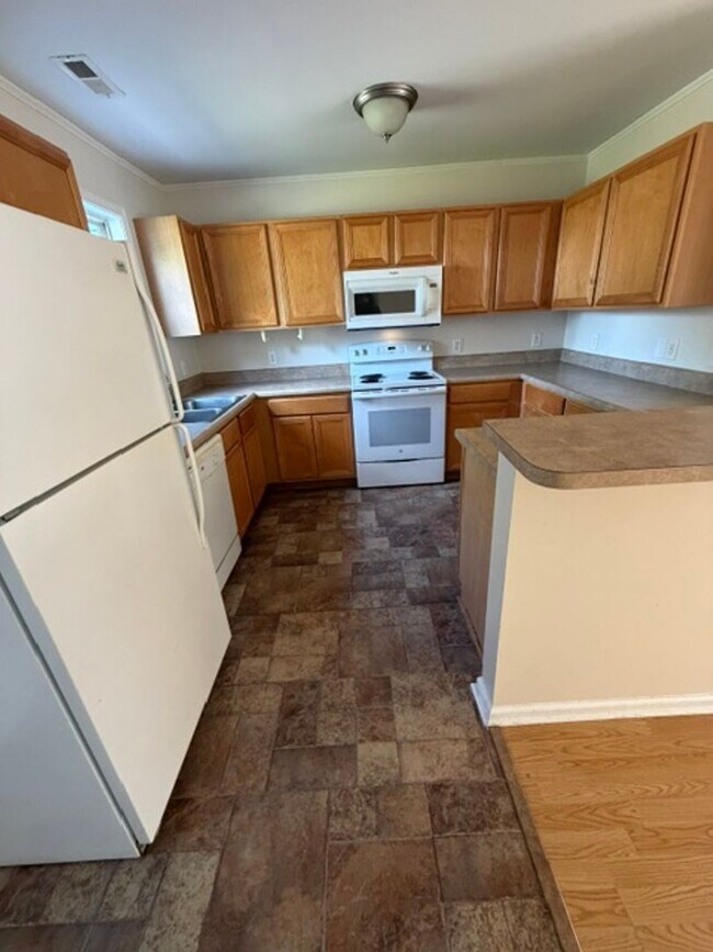 Building Photo - 125 Apache Trail