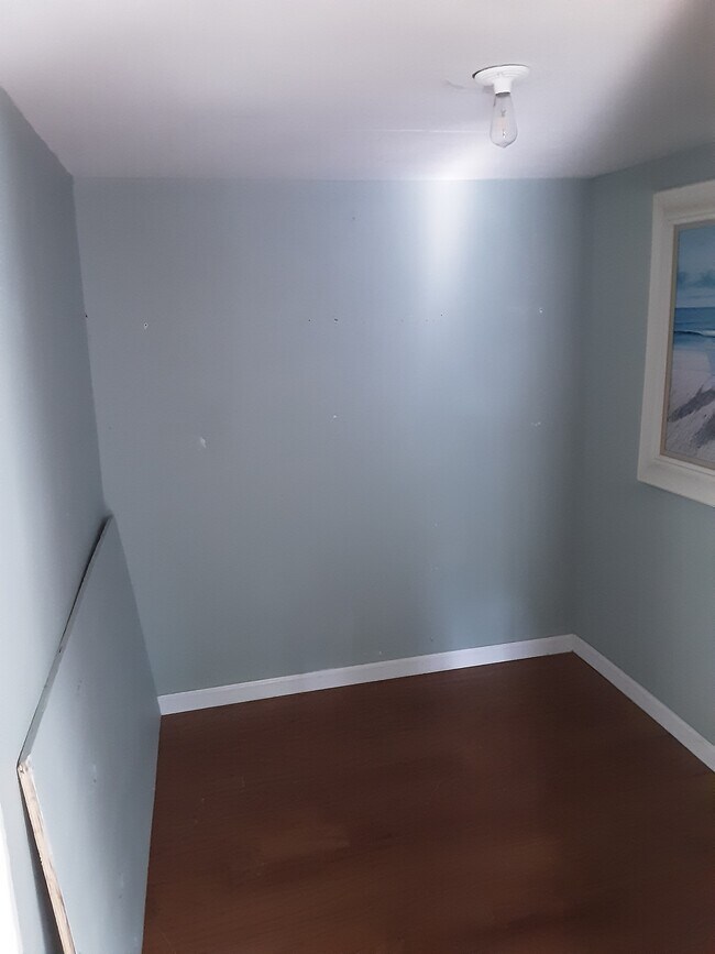 Building Photo - 51 Willow Ave