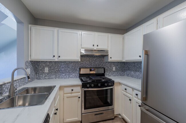 Building Photo - Rawhide Loop, 317/319