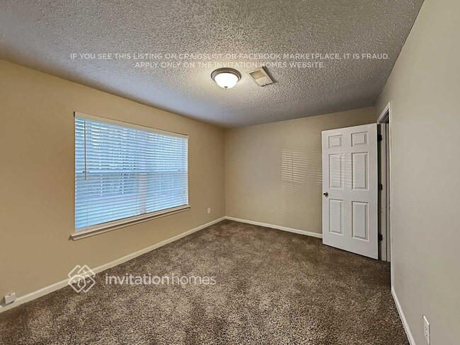 Building Photo - 432 Pecan Wood Cir