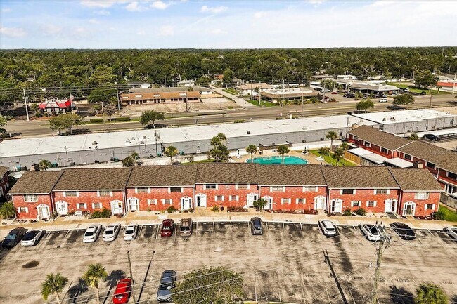 Building Photo - 2250 S Palmetto Ave